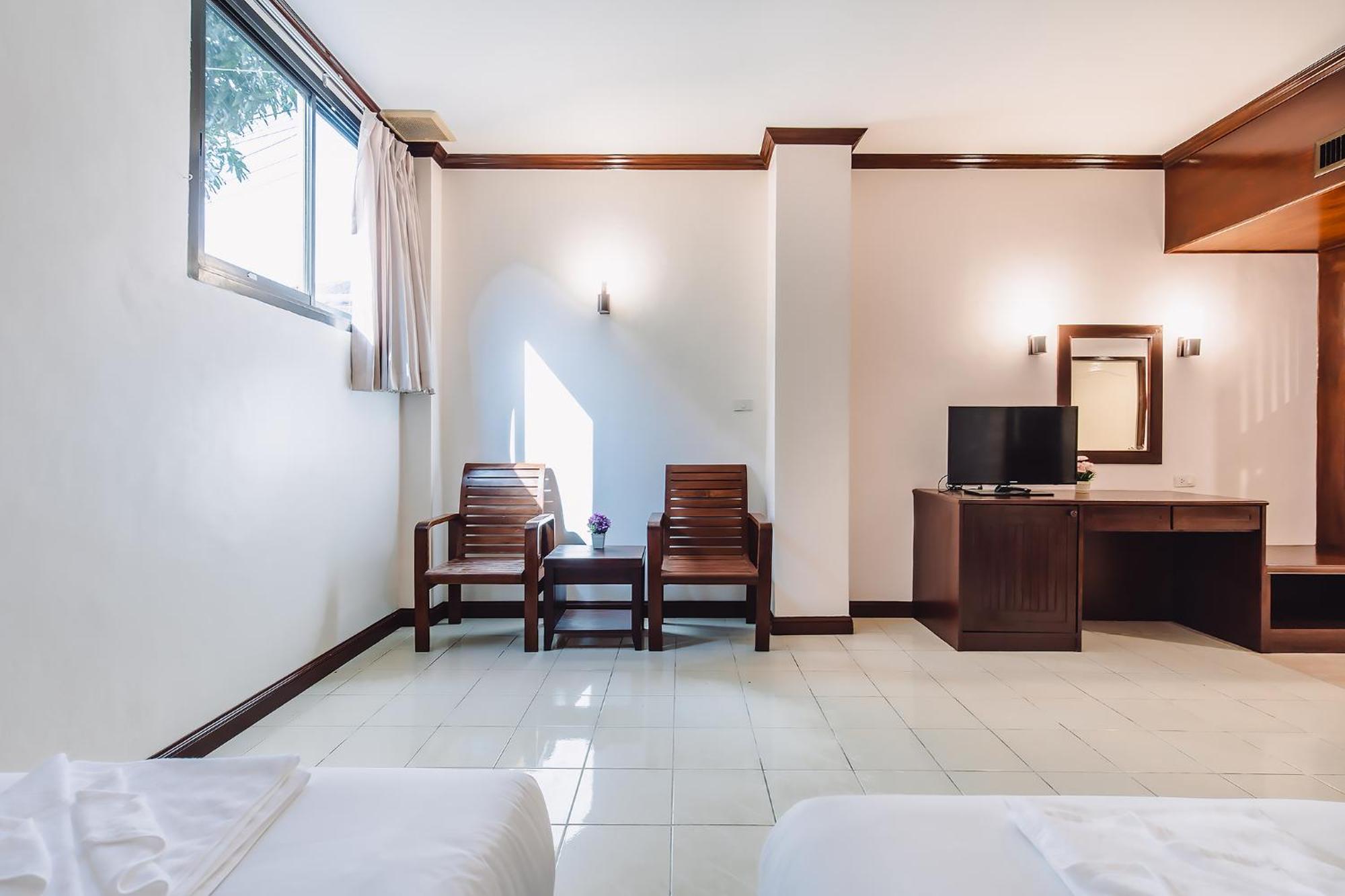 Bauman-Ville Hotel Patong Екстер'єр фото