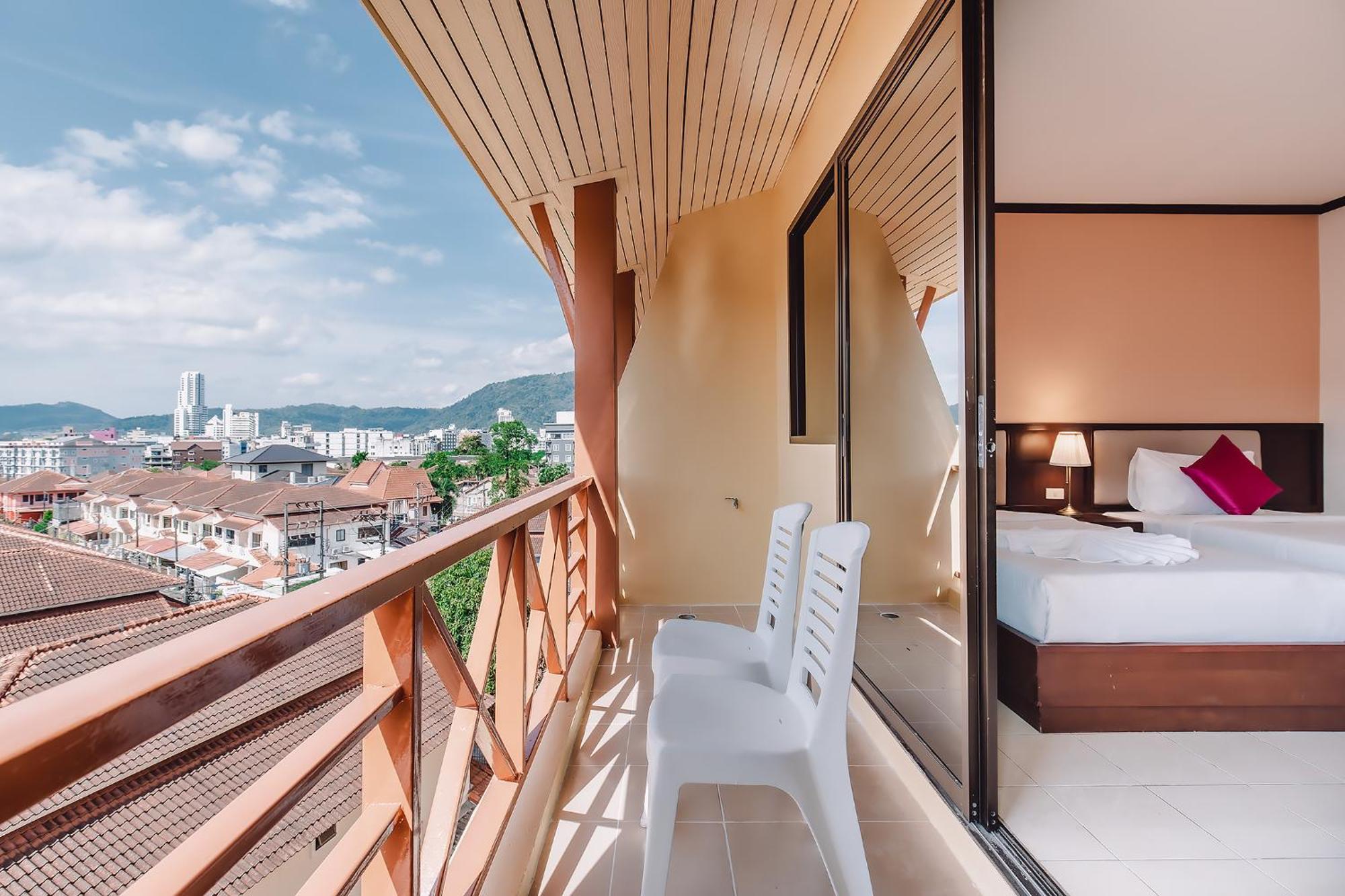 Bauman-Ville Hotel Patong Екстер'єр фото