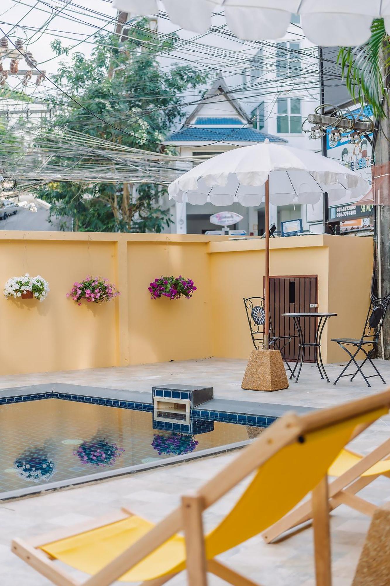Bauman-Ville Hotel Patong Екстер'єр фото